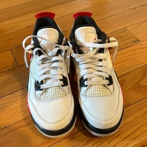 JORDAN RETRO 4